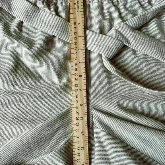 Calvin Klein belted wide leg pants size 0x - Picture 8 of 8